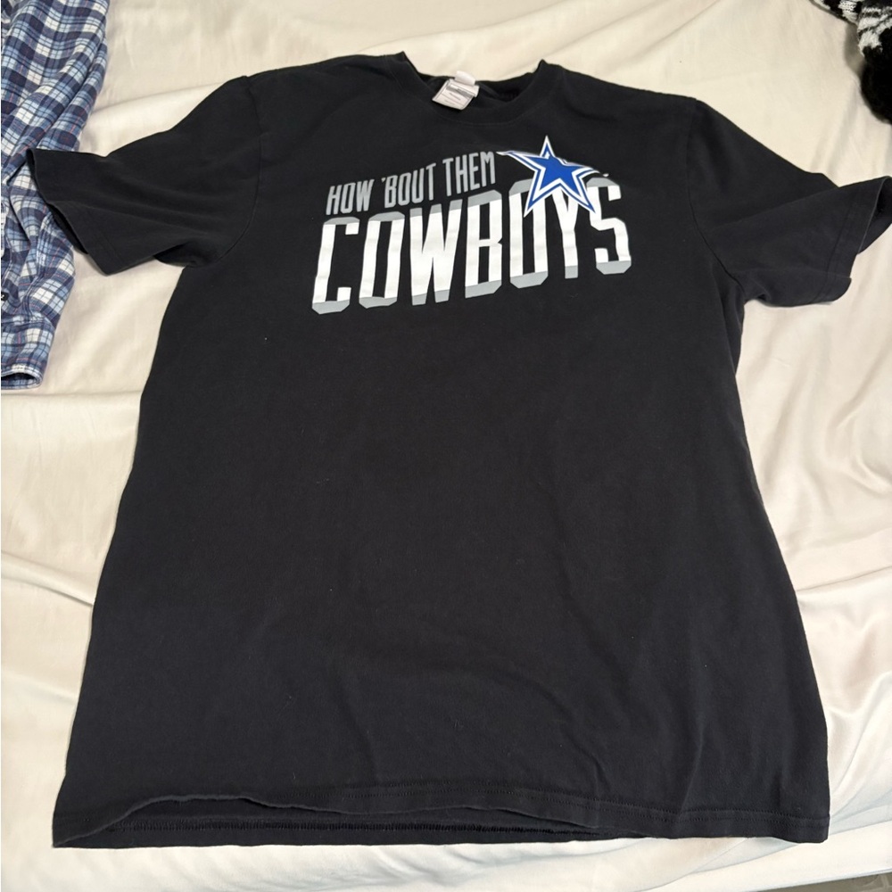 Dallas Cowboys men’s large . How bout them cowboys Graphic T-Shirt